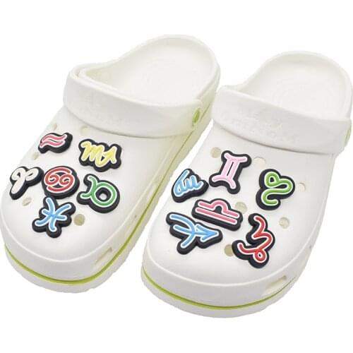 Hole Slippers Shoe Buckle Anime Cute Chars Croc constellation Decoration Designer Accesoire Garden Shoe Decoration Fit Kid Gift