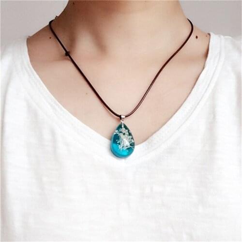 Original Handmade Natural Gypsophila Dried Flowers Noctiluca Necklaces & Pendants For Women Fashion Blue Transparent Jewelry
