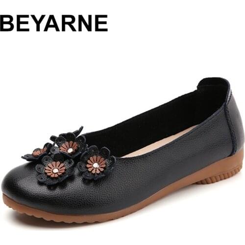 BEYARNE Womens Leather Soft Bottom Comfortable Womens Shoes Flat Shoes Casual Leather Shoes for Middle-Aged and Elderly People