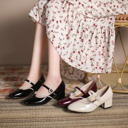Retro small leather shoes 2021 new all-match pearl shallow mouth mid-heel womens shoes fashion Mary Jane shoes