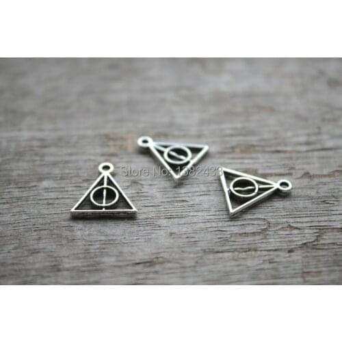 60pcs--Triangle Charms, Antique silver Mini Triangle Charm Pendants, jewelry making 13X13mm