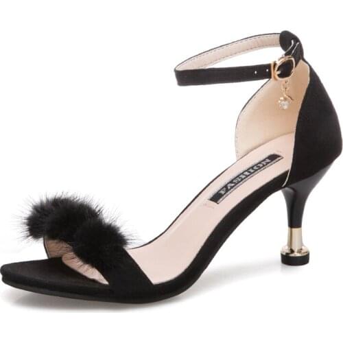 2019 Summer The New Student Shoes Womens Shoes Wild High Heel Womens Retro Low Heel Sandals One Button