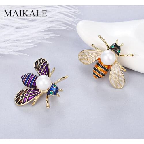 MAIKALE Vintage Pearl Insect Brooches for Women Colorful Enamel Moth Broches Fashion Jewelry Bag Accessories Gifts for Girls