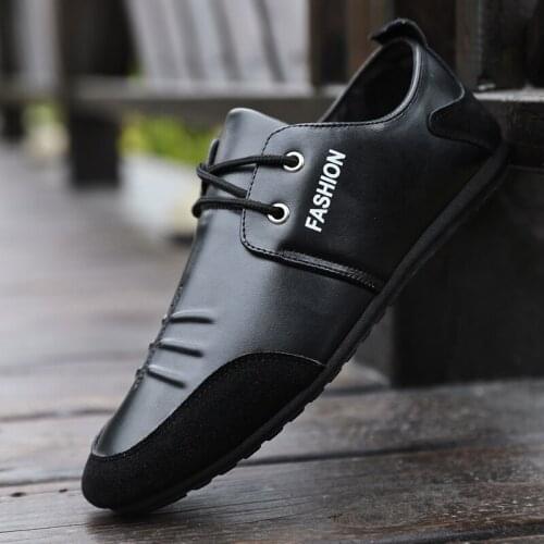 Mens Casual Shoes Spring The New Leather Soft Sole Peas Shoes Breathable Light Driving Shoes Set of Feet Lazy Shoes Flat Shoes