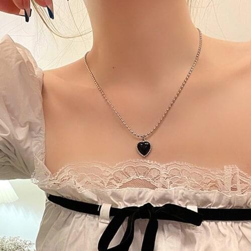 Kpop Aesthetic Love Heart Pendant Necklace for women Cute black crystal Clavicle Chain for Women Valentines Day Fashion Jewelry