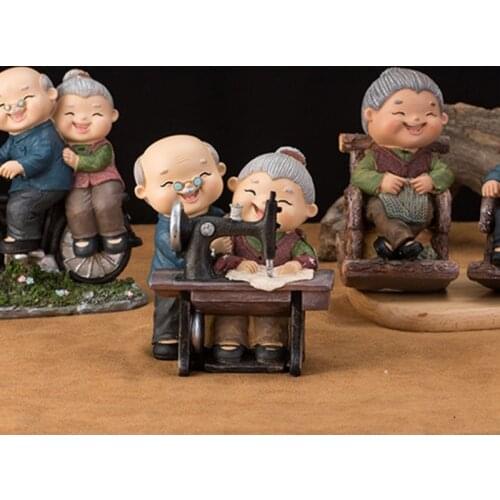 Statue Of Loving Old Couple Resin Statue Outdoor Garden Desk Decoration Sculpture Anniversary Wedding Gift Loving Grandparents