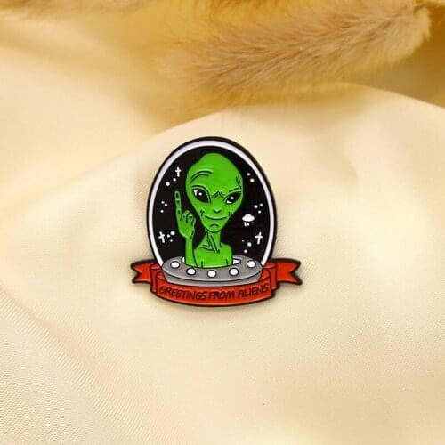 Aliens Travel Around Space In A Spacecraft Fashion And Creativity Exquisite Drip Oil Enamel Brooch Trendy Clothing Accessories