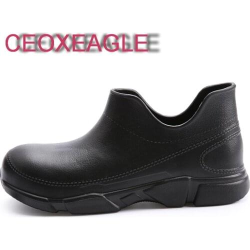 Winter Summer Man Kitchen Cook Shoes Black Clogs Working Hospital Shoes Super Anti-Skidding Oil Proof Waterproof Sandals Flat