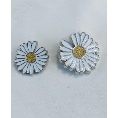 10PCS/lot 20mm Small Daisy-Shaped Buttons Sun Flower Buttons Aluminum Metarl Buttons For Clothing Coat Sweater Accessories DIY