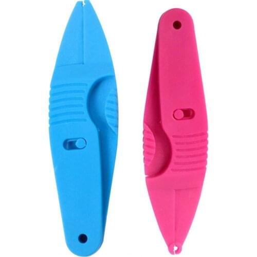 Fishing Tools Portable ABS Plastic Serrated Jaw Earthworm Clip Gripper Fishing Bait Lure Clamp For Outdoor Sea Boat Rock Fishing