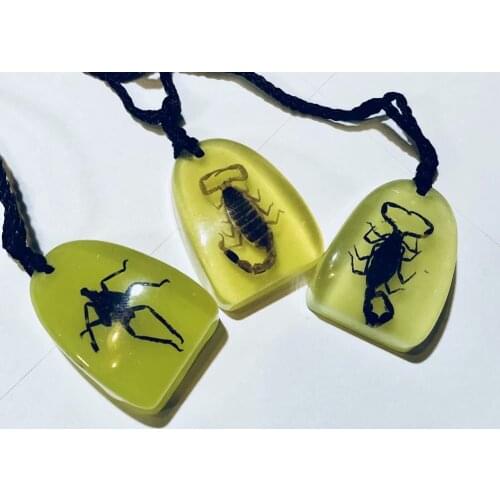 FREE SHIPPING yqtdmy 12 pcs charming cool bug insect gold / black scorpion pendant