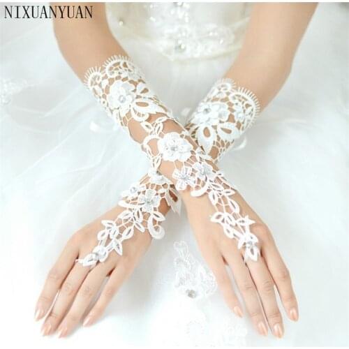 Wholesale Free Shipping Luxury Lvory Lace Princess Bridal Gloves Fashion Female Long Design Wedding Dresses Gloves Hot Selling