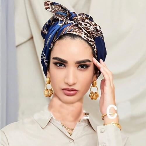 Fashion Leopard Chain Print Headscarf Women Soft Square Head Scarves Muslim Satin Hijab Silky Head Scarf Wrap Shawl 90*90cm