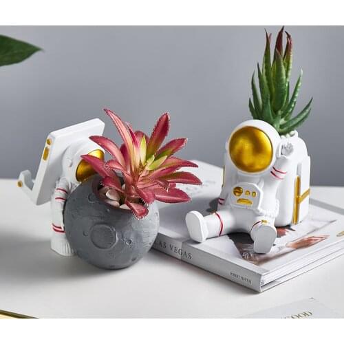 Astronaut flower pot Home Decoration Accessories Modern Flower Vase Study Desk Countertop Vase Multi-purpose Small Potted Plant