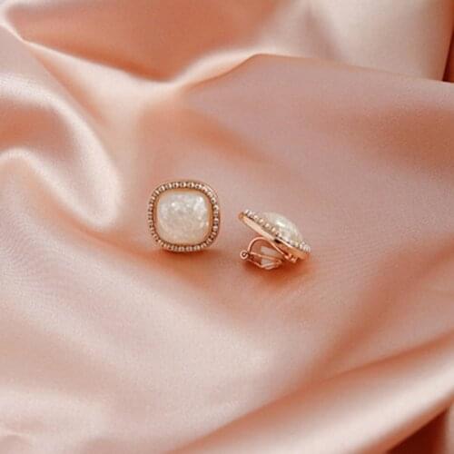 Fashion Resin Earrings Clip on Earrings Without Piercing for Women Trendy Geometric Earrings Wedding Jewelry