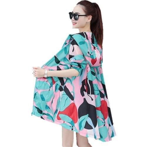 2020 Summer Camouflage Sun Protection Clothing Womens Big Size Loose Long-sleeved Hooded Sunscreen Shirt Female Thin Coat Y16