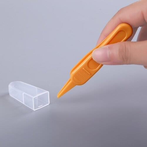 Infant Ear Nose Navel Plastic Tweezers Pincet Forceps Talheres Infantil Mamadeira Clips Pinza Chupetes Newborn Safety Safe Care