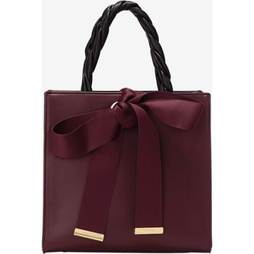 Red wedding bag, Princess Diana bag, large capacity womens hand-held bride bag 2021 new atmospheric wedding Single Shoulder Mes