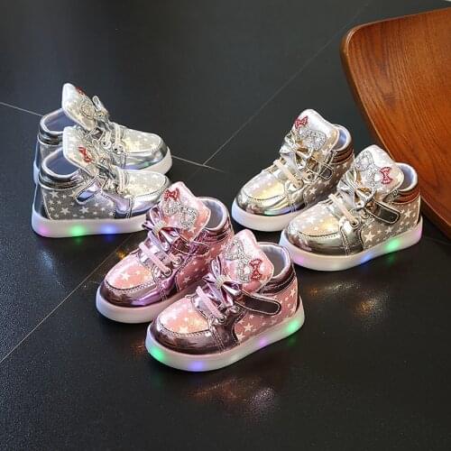 Spring Autumn Childrens Sneakers With Light Kids Girls Toddler Casual Shoes With LED Light Up Luminous Sneakers SH19052