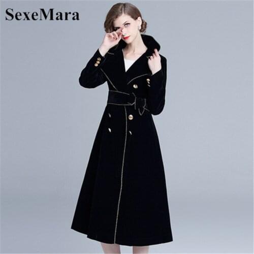 2020 autumn and winter new real shot spot European station Hepburn velvet windbreaker big swing dress