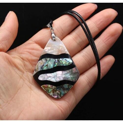 Natural Shell Necklace With Stripe Pendant Leather Cord 2MM Charms For Elegant Women Love Romantic Gift