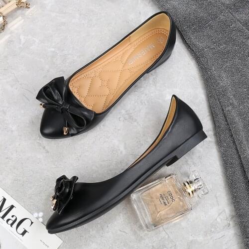 Flats Women Casual Shoes 2021 New Design Light Comfortable Simple Soft Leather Spring Autumn Female Lady Woman Shoes