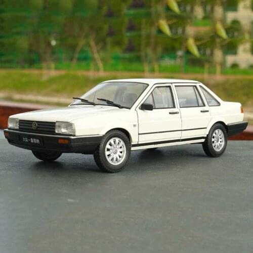 Classic alloy car model 1/18 scale diecast metal sedan model car toys home interior decoration display gift collection