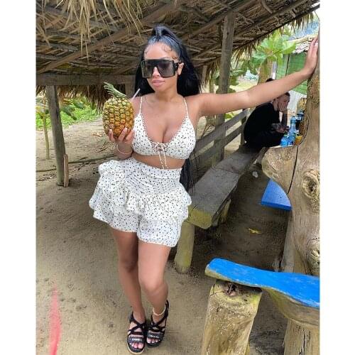 2021 Best Quality Fashion Design 2 pcs Women Print Ruffles V-neck Strapless Short Tops and Shorts Summer Beach Outfits