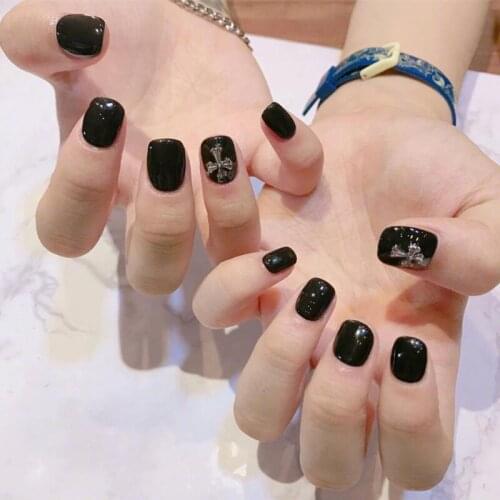The punk style Bright black pure color with cross decoration 3D fake nails Japanese cute false nails short full nail tips lady