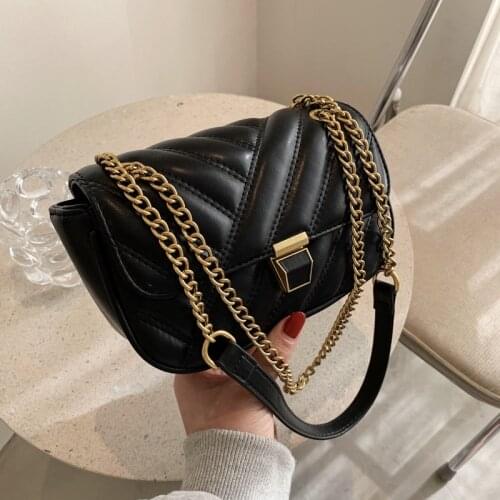 Fashion chain new female bag embroidery thread small square bag Korean fashion trend lock ladies messenger bag