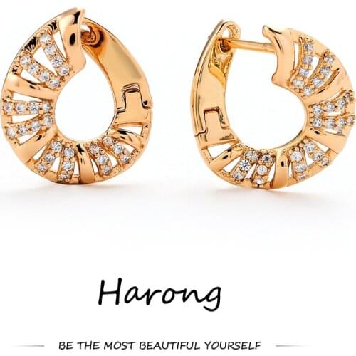 Harong Gold-plated Copper Hoop Earrings Shell Shape Inlaid Crystal Luxury Aesthetic Stud Earrings Jewelry Accessories for Woman
