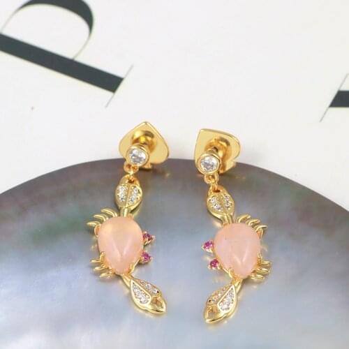 Cute fun three-dimensional small crab shape inlaid with sparkling pink stone girl heart fashion earring earrings