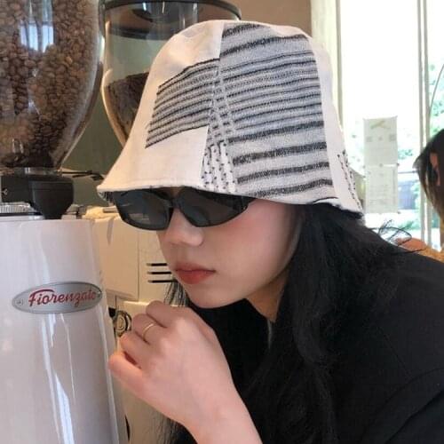 Autumn Winter Women Black White Bucket Hats For Women Chic Black And White Plaid Caps Fisherman Panama High Quality Gorros