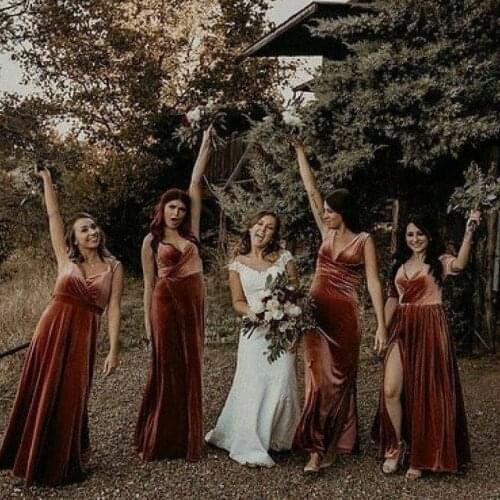 Vintage A-Line Long Velvet V-Neck Bridesmaid Dresses with Pockets Side Slit Custom Lace Up Back Formal Wedding Party Dresses