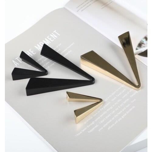 Novelty Furniture Cabinet Drawer Door Pull Handle Knob Nordic V Triangle Shape Gold Black Wardrobe Kitchen Cupboard Closet Knob