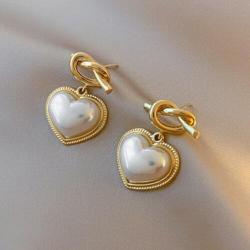 Elegant Romantic Pearl Love Peach Shaped Gold Earrings For Woman 2020 New Fashion Korean Jewelry Wedding Party Unusual Earrings