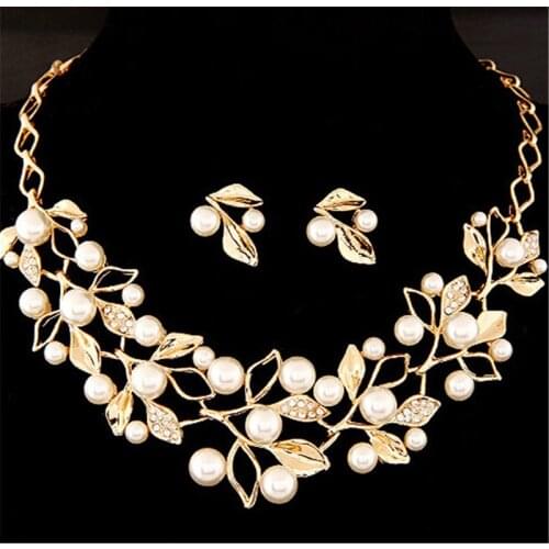 Metal flash Simulated Pearl Necklaces & Pendants Leaves Statement Necklace Women Collares Ethnic Jewelry for Personalized Gifts