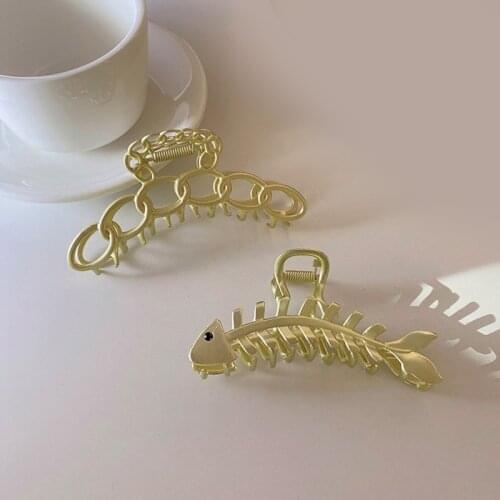 New Summer Statement Metallic Fishbone Hairpin For Women Gold Color Hair Claw Geometric Shark Hair Clamps Hair Accessories