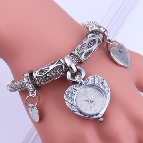1PC Womens Love Heart Bracelet Watch Charm Band Analog Quartz Wrist Watch Ladies Dress Watches Gift Luxury