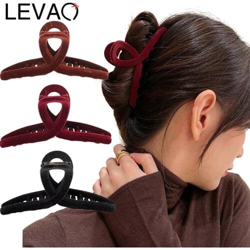 LEVAO Matte Velvet Hairpins Hair Claws Catch Girls Solid Hair Crab Clip Hair Claw Hairgrip For Women Headwear