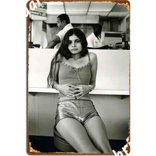 Black White Mazzy Star Metal Sign Mural Painting Personalized Club Pub Garage Tin Sign Posters