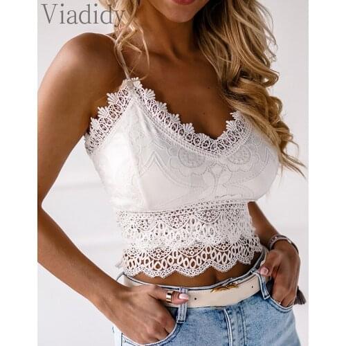 Women Solid Color Lace Patchwork Shirring Detail Ruffles Sleeveless Cami Top