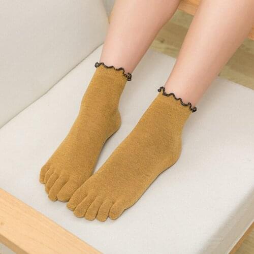 YZ-S-HS-0017 New spring and autumn cotton border smelly female five finger socks sweat absorption lovely middle tube toe socks