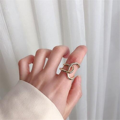 New fashion personality simple atmospheric twisted metal ring finger ring women geometric openings