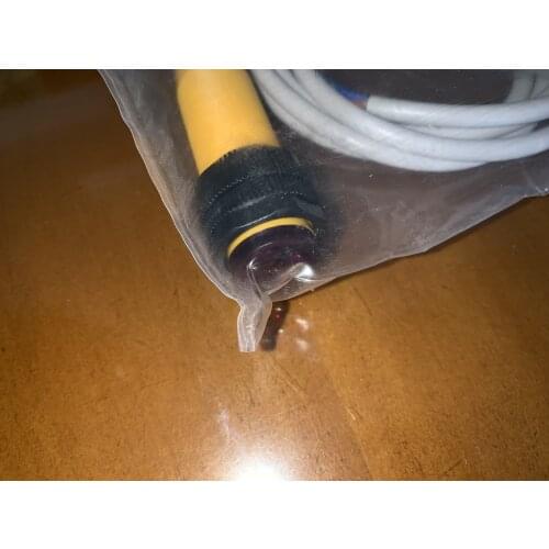 Diffuse photoelectric switch E3F-DS100C2 infrared sensor remote 1 meter adjustable