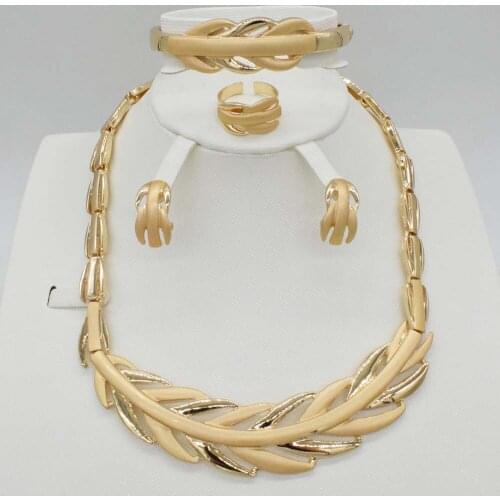 2018 new Top Exquisite Dubai Jewelry Set Luxury Big Nigerian Wedding African Beads Jewelry Set Costume Design