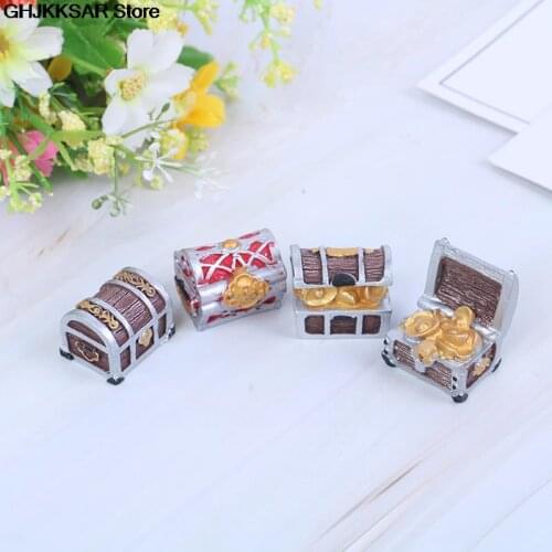 1 Piece Sea Pirate Model Small Statue Treasure Chest Box Adventure Gaming Bag Little Figurine Crafts Ornament Miniatures