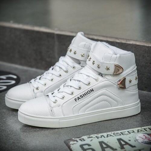White Fashion Hip-hop Metal Rivets Shoes Men Sneakers Star Buckle High top Men Casual Sneakers Comfortable Leather Shoes for Men