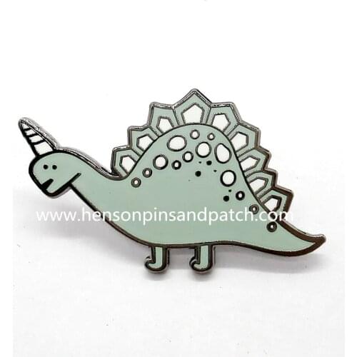 China Supplier gold metal High polish zinc alloy hard enamel animal dinosaur pin badge