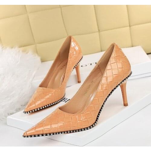 2020 Summer Fashion Women 7cm Square High Heels Red Pumps Metal Leather Gray Pumps Designer Apricot Pumps Lady Valentine Shoes